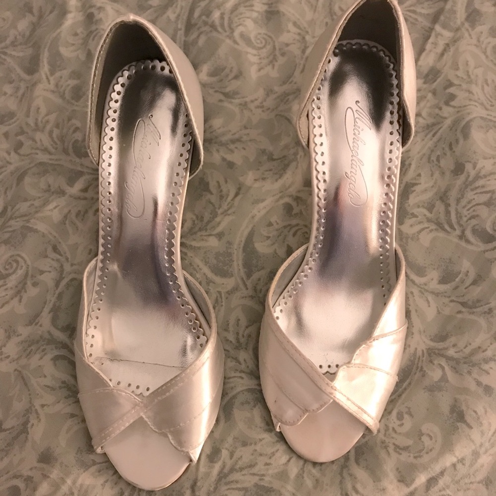 Michelangelo Shellie Women’s open toe shoes